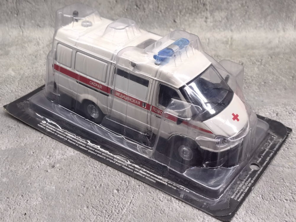 1/43 Scale GAZ-32214 Russian Ambulance Diecast Model Car