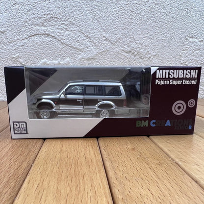 1/64 Scale Mitsubishi Pajero Super Exceed SUV Diecast Model Car