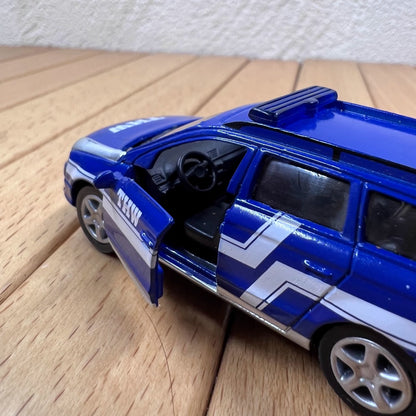 1/64 Scale Volkswagen Passat 2.0 FSI Technisches Hilfswerk Diecast Model Car
