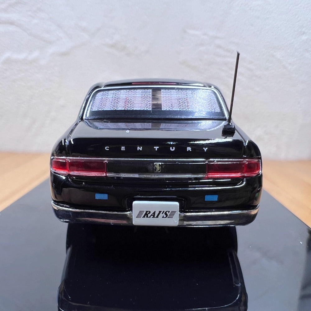 1/64 Scale Toyota Century Luxury Car Diecast Model