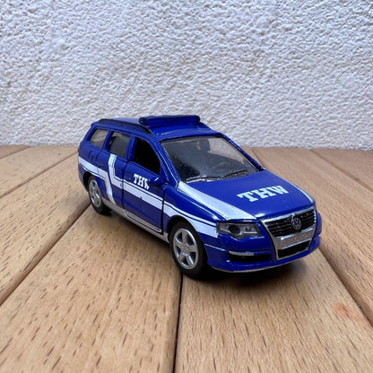 1/64 Scale Volkswagen Passat 2.0 FSI Technisches Hilfswerk Diecast Model Car