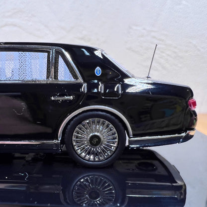 1/64 Scale Toyota Century Luxury Car Diecast Model