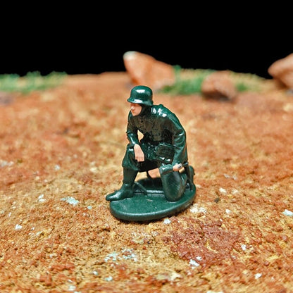 1/72 Scale WWII Army Soldiers Painted Figures Set for Model Dioramas