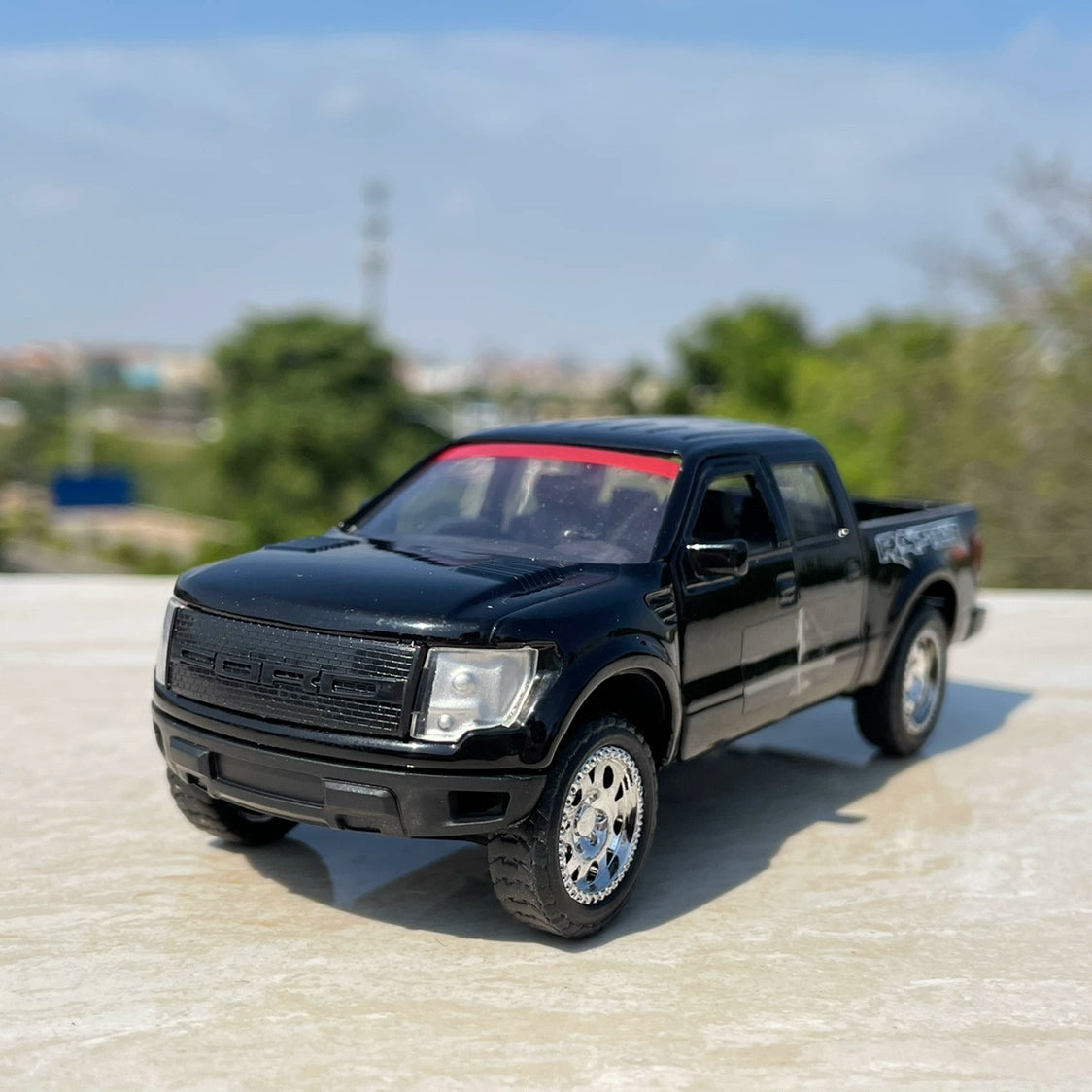 1/32 Scale Ford F-150 Raptor Pickup Truck Diecast Model Car