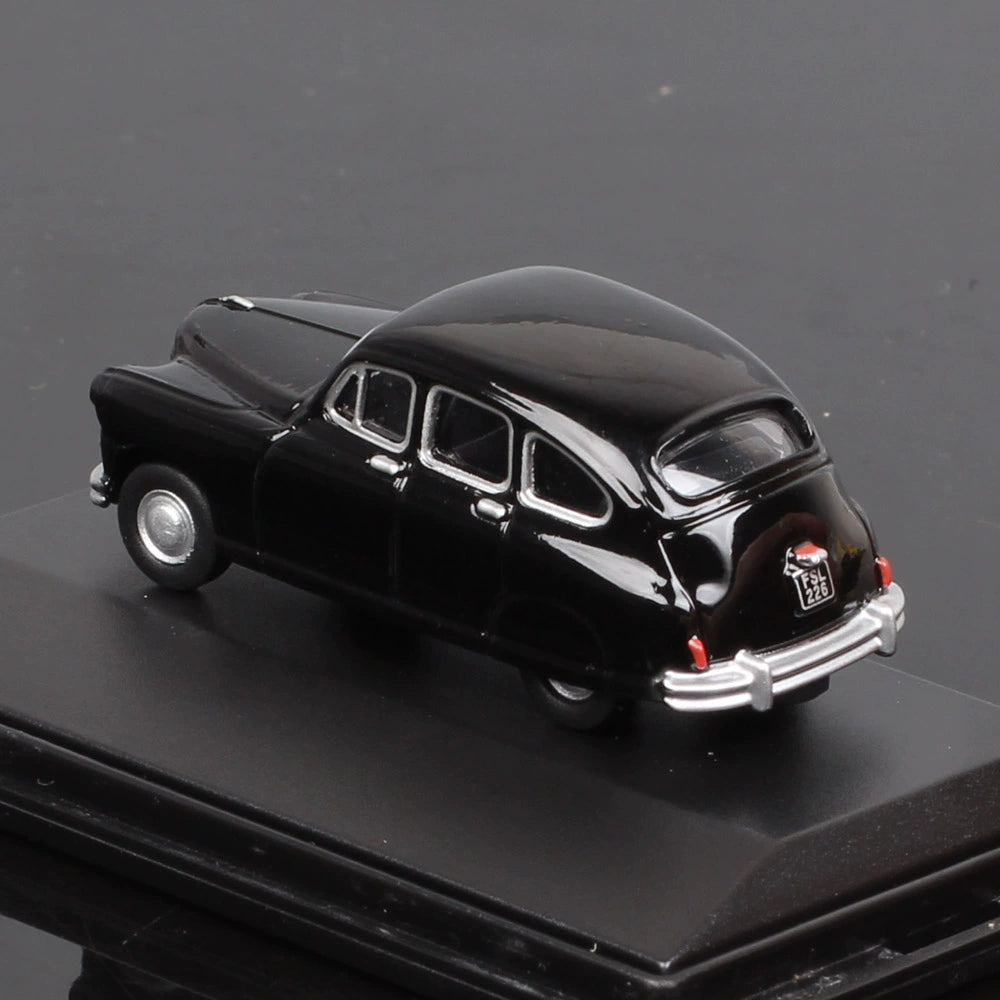 1/76 Scale Standard Vanguard Diecast Model Car