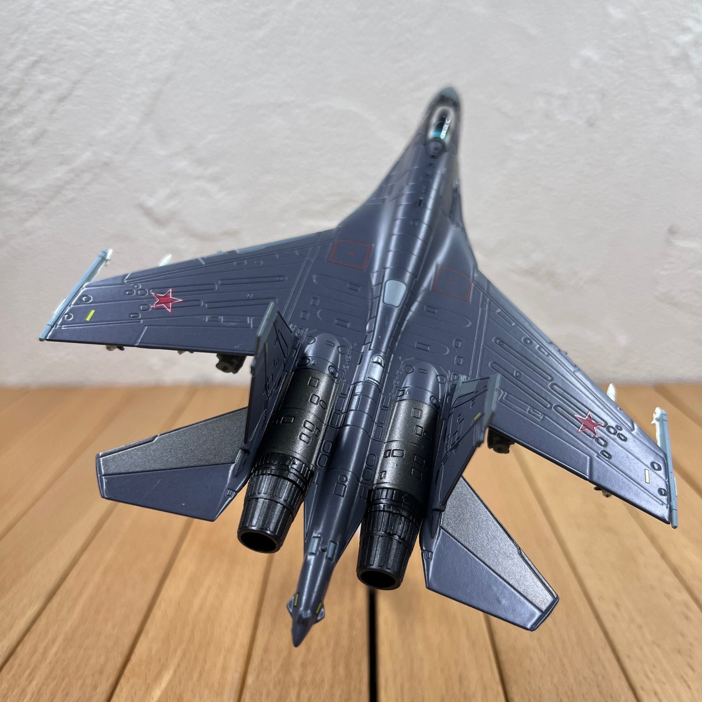 1/100 Scale Russian Sukhoi Su-35 Air Superiority Fighter Diecast Aircraft Model