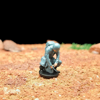 1/72 Scale WWII Combat Medic Soldiers Painted Figures for Model Dioramas