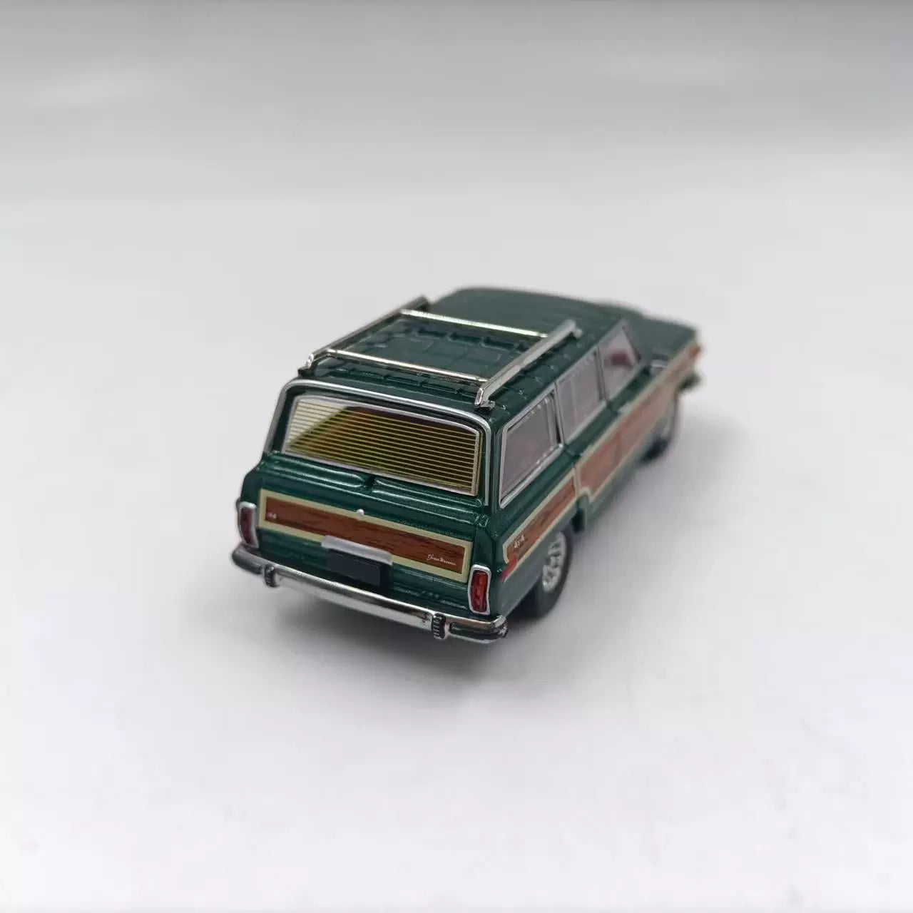 1/64 Scale Jeep Wagoneer SUV Diecast Model Car