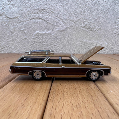 1/64 Scale 1970 Chevrolet Kingswood Estate Station Wagon Diecast Model Car