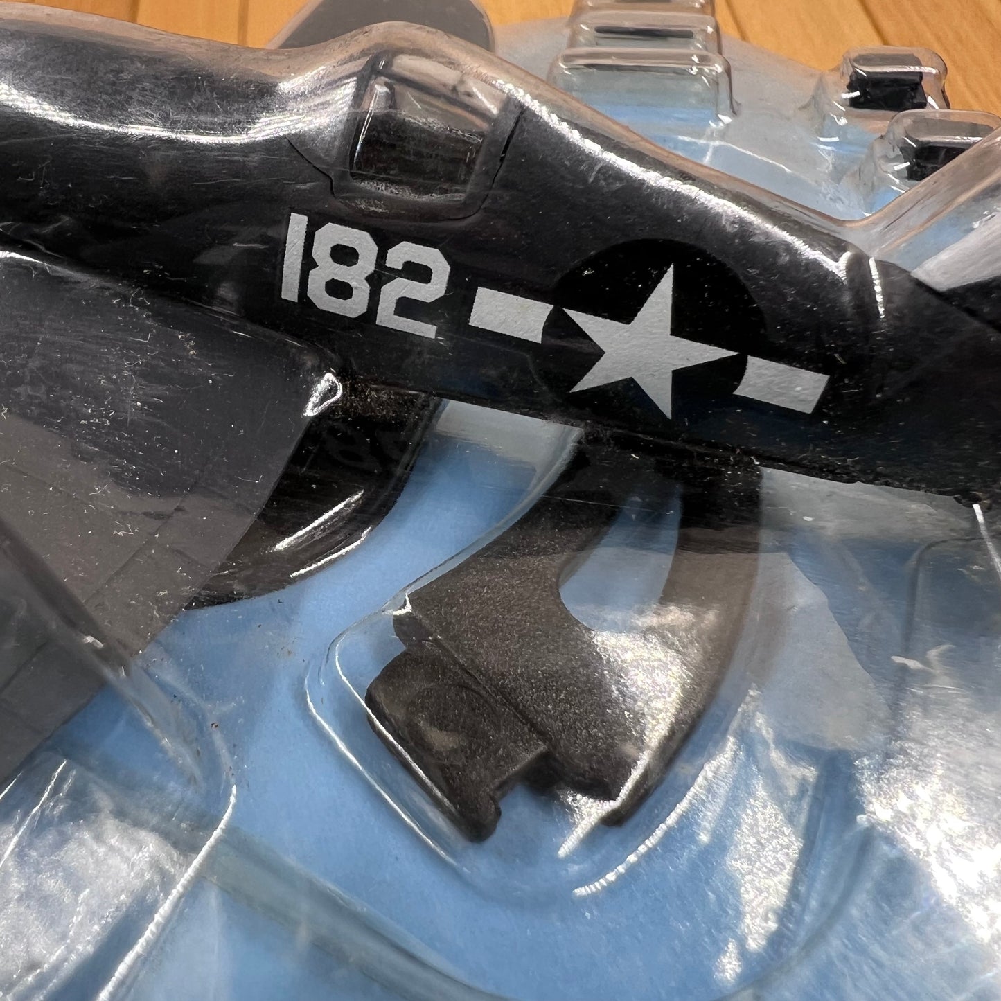 1/100 Scale Vought F4U Corsair American Fighter Diecast Aircraft Model