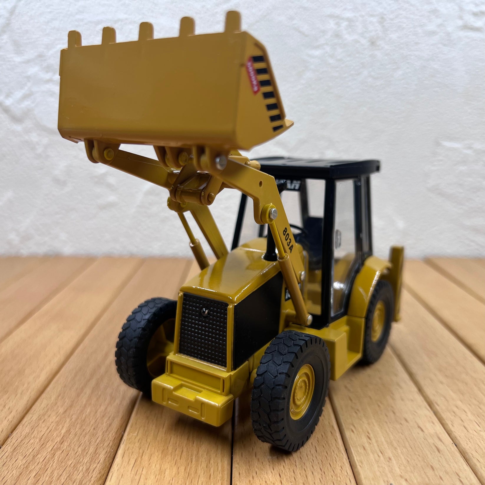 1/48 Scale Bulldozer Diecast Model Tractor – old boy hobby