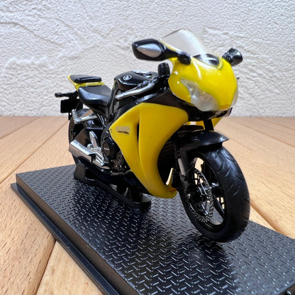 1/24 Scale 2008 Honda CBR1000RR Superbike Diecast Model Motorcycle