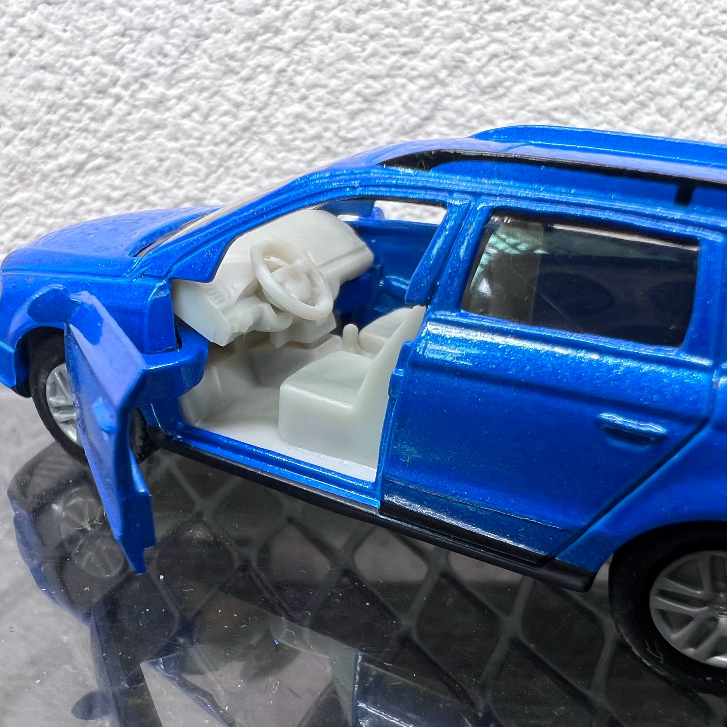 Recently spotted a Volkswagen Passat R36 Variant Wagon! : r/DonutMedia Recently spotted a Volkswagen Passat R36 Variant Wagon! : r/DonutMedia