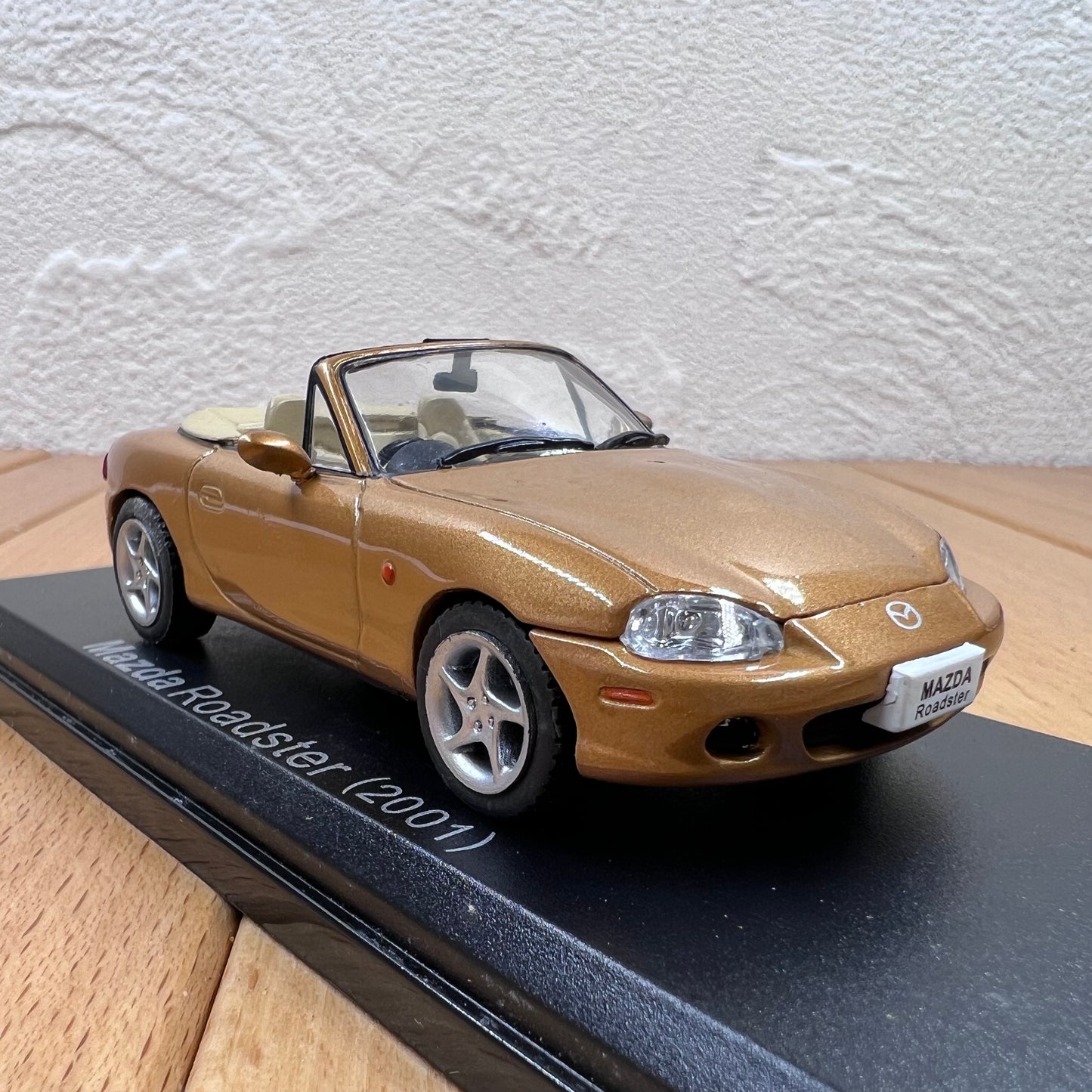 1/43 Scale 2001 Mazda MX-5 Roadster Diecast Model Car