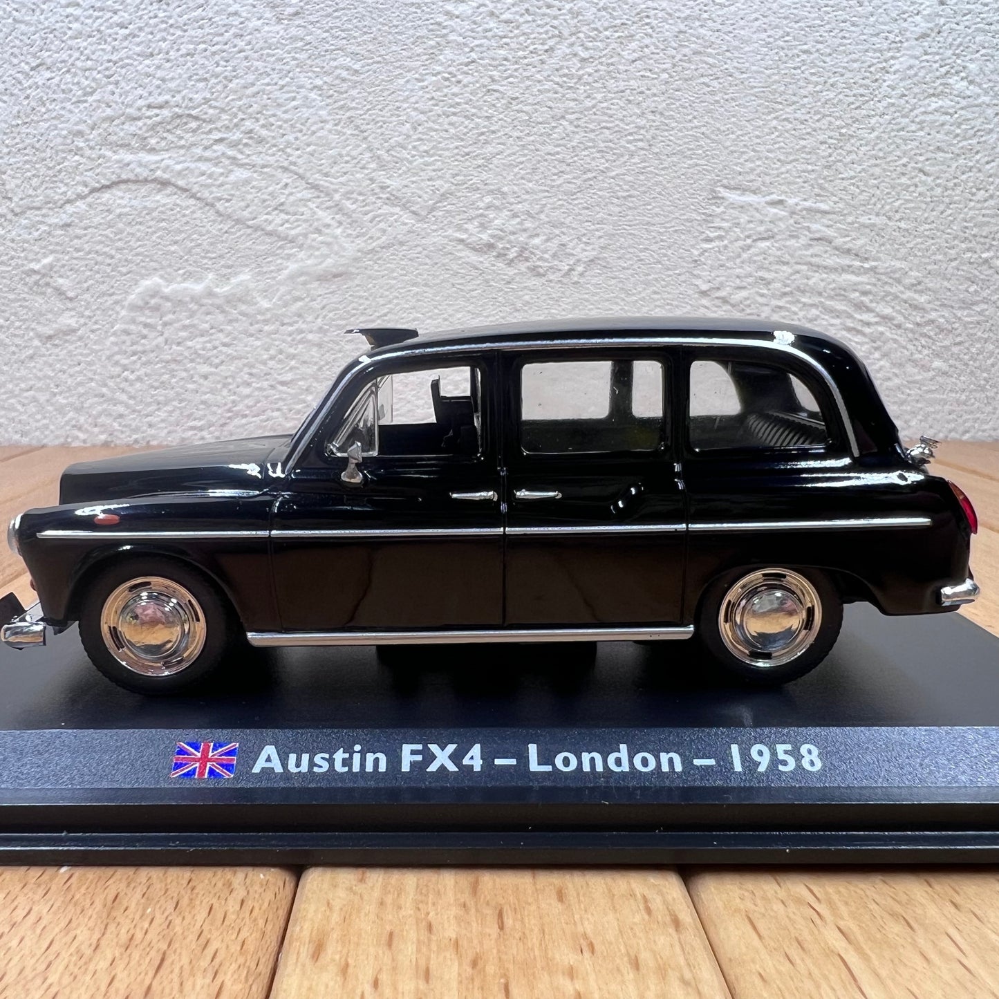 1/43 Scale 1958 Austin FX4 London Taxi Diecast Model Car
