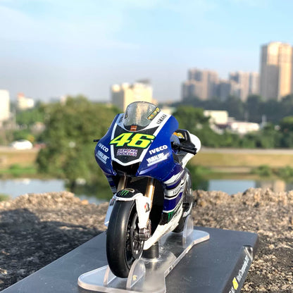 1/18 Scale Ymaha YZR-M1 46 World Champion 2013 Diecast Model Motorcycle