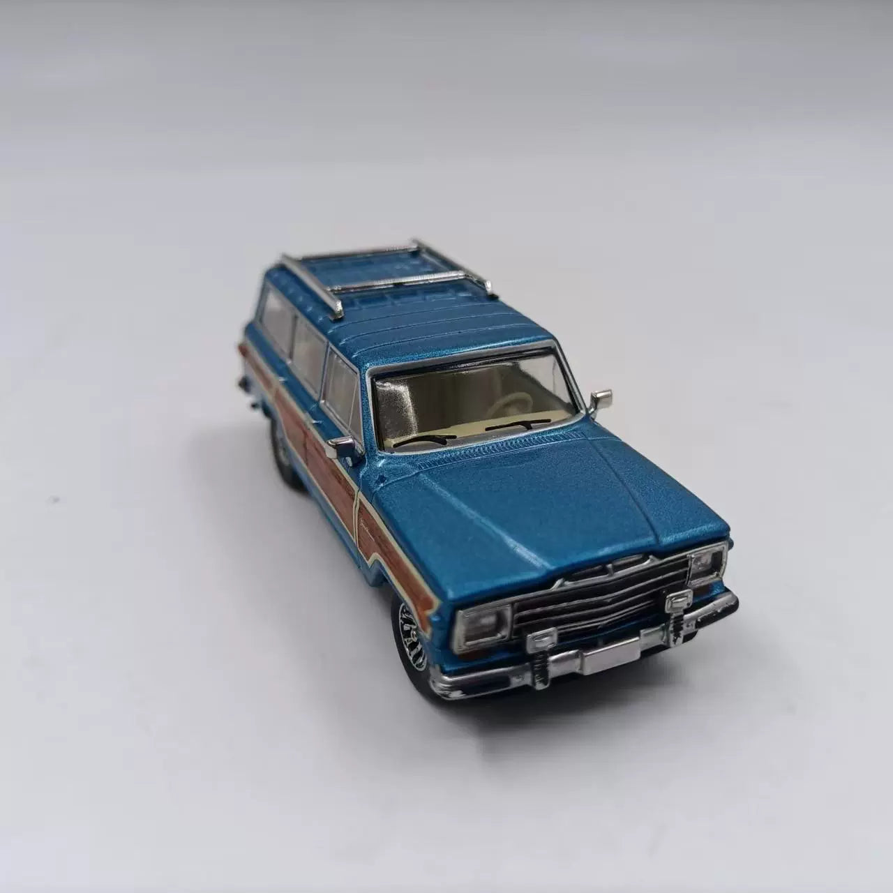 1/64 Scale Jeep Wagoneer SUV Diecast Model Car