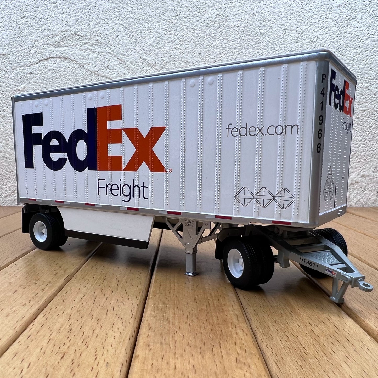 1/50 Scale Fedex Freight Trailer Diecast Model