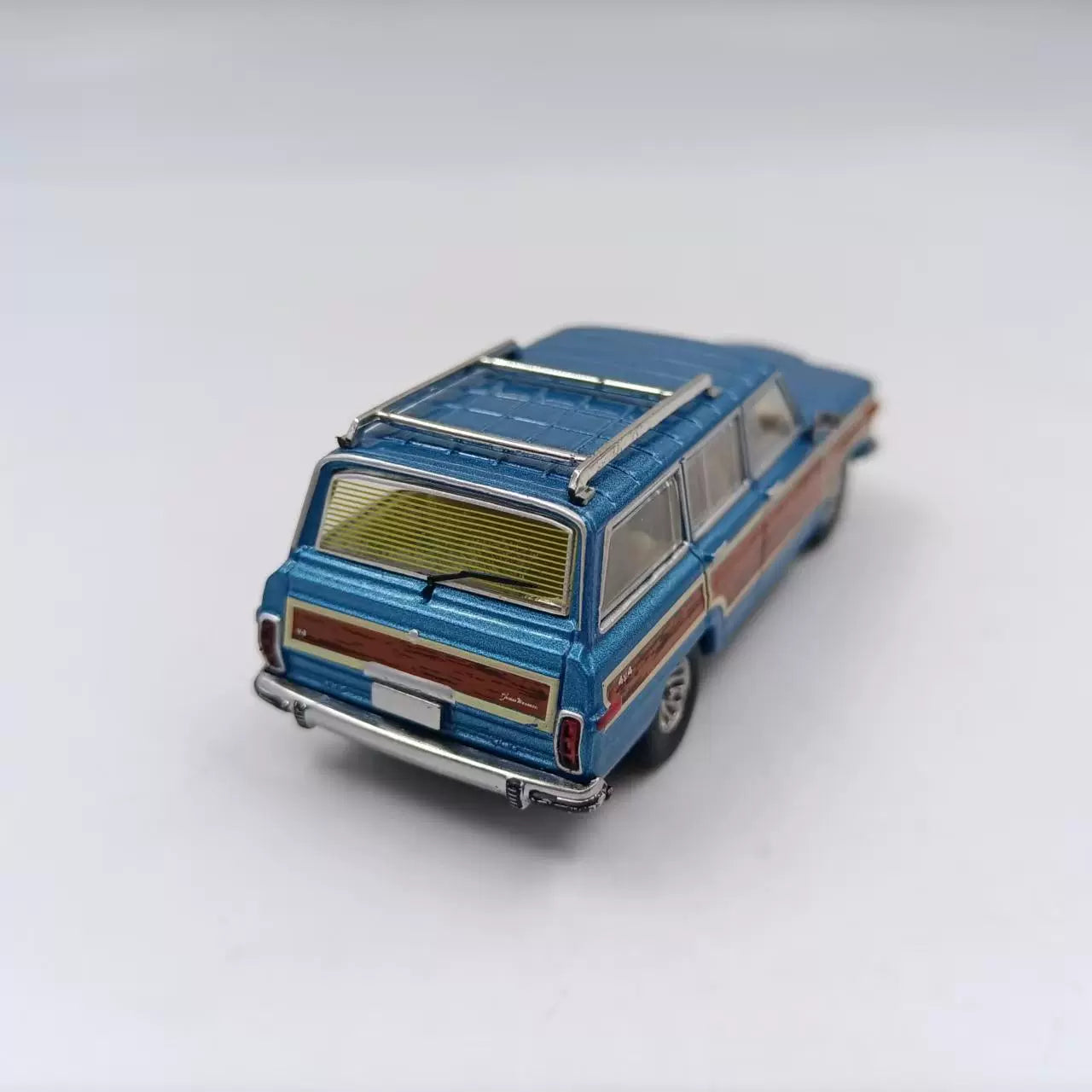 1/64 Scale Jeep Wagoneer SUV Diecast Model Car