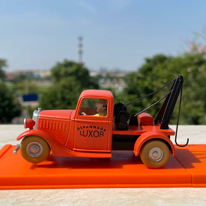 1/43 Scale Tintin Tow Truck Diecast Model