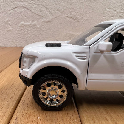 1/32 Scale 2011 Ford F-150 SVT Raptor Pickup Truck Diecast Model