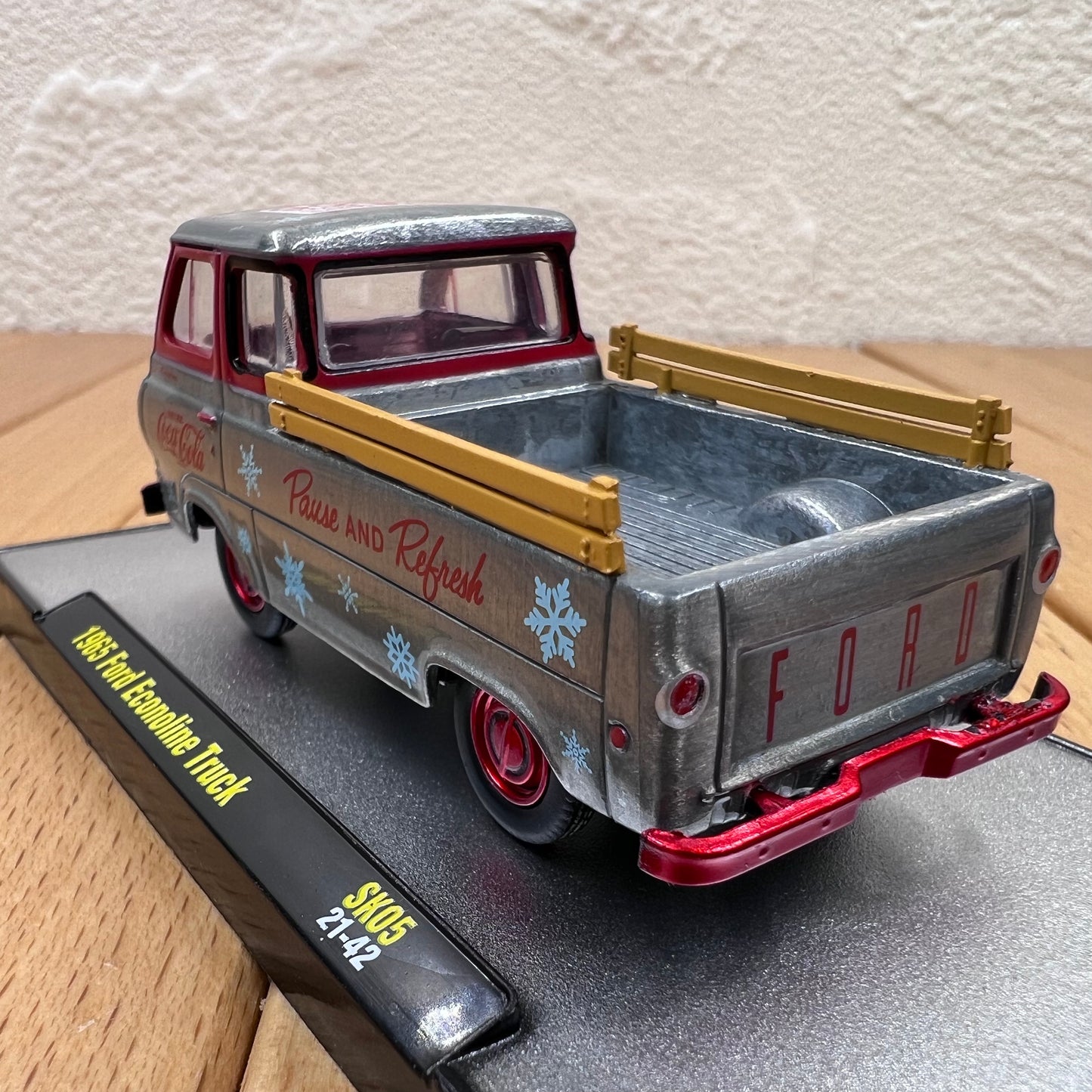 1/64 Scale 1965 Ford Econoline Pickup Truck Diecast Model
