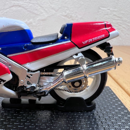 1/24 Scale 1987 Honda VFR750R RC30 Motorcycle Diecast Model
