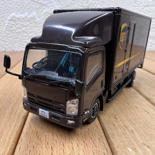1/64 Scale Isuzu N Series Box Lorry Diecast Model Truck