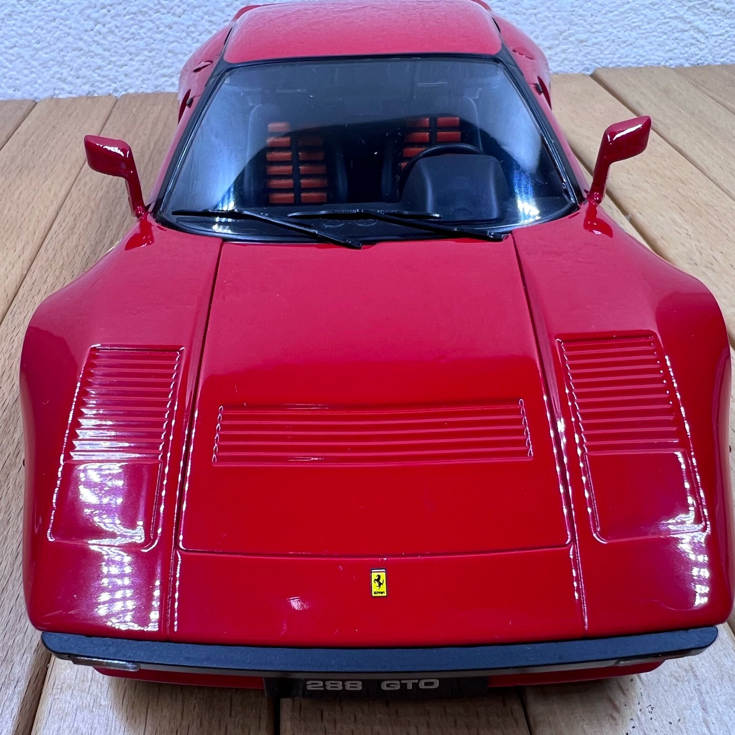 1/18 Scale 1985 Ferrari 288 GTO Diecast Model Car – old boy hobby