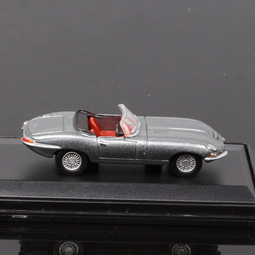 1/76 Scale Jaguar E-Type Sports Car Diecast Model