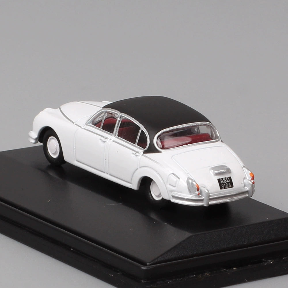 1/76 Scale Jaguar Mark 2 Diecast Model Car