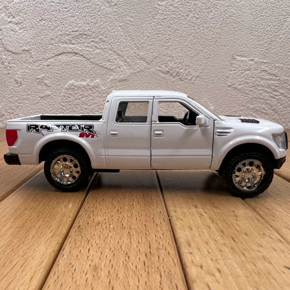 1/32 Scale 2011 Ford F-150 SVT Raptor Pickup Truck Diecast Model