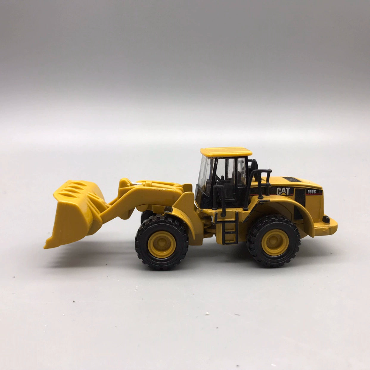 1/64 Scale Heavy Equipment Machinery Construction Vehicles Collection Excavator Tractor Bulldozer Diecast Model