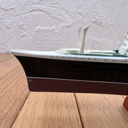 1/1250 Scale SS France (1960) Ocean Liner Diecast Model Ship