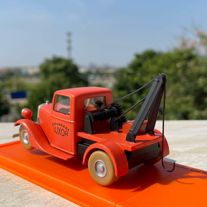 1/43 Scale Tintin Tow Truck Diecast Model