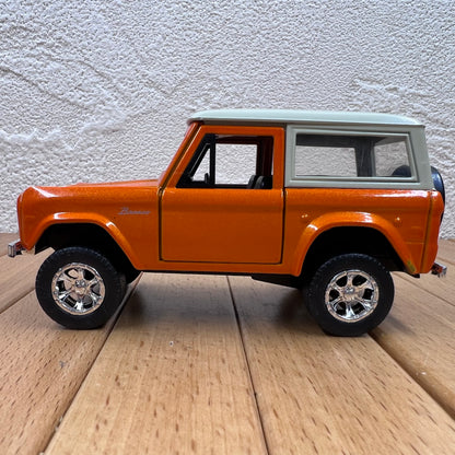 1/32 Scale 1973 Ford Bronco Ranger Wagon Diecast Model Car