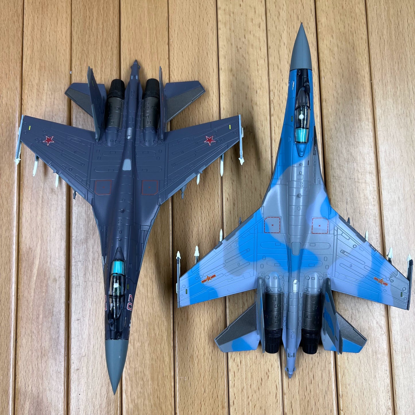 1/100 Scale Russian Sukhoi Su-35 Air Superiority Fighter Diecast Aircraft Model