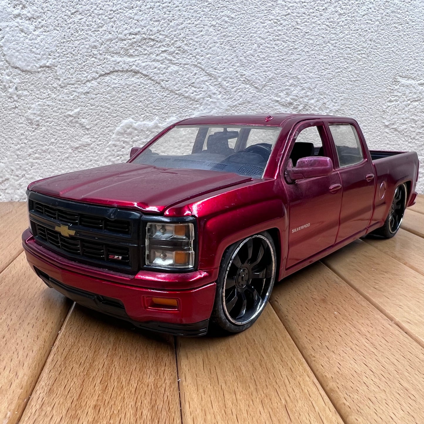 1/24 Scale 2014 Chevrolet Silverado Truck Diecast Model Car