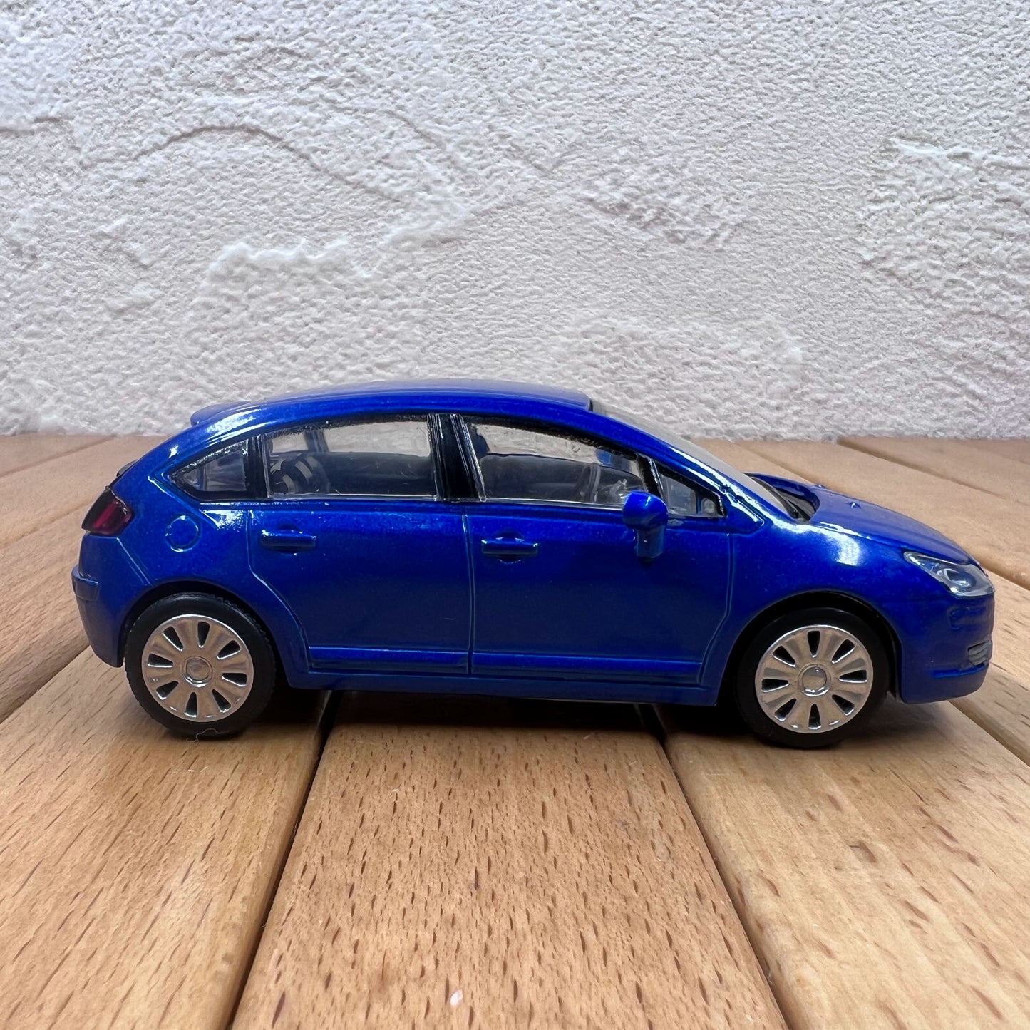 1/43 Scale 2004 Citroën C4 Diecast Model Car