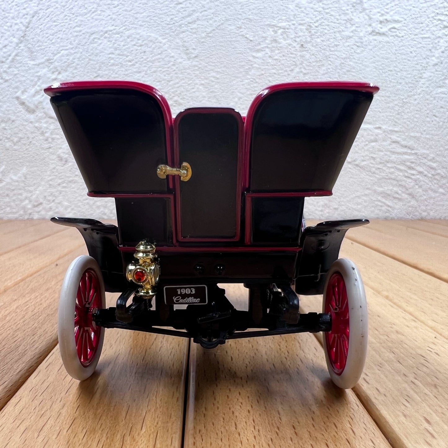 1/32 Scale 1903 Cadillac Tonneau Diecast Model Car