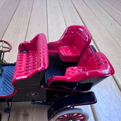 1/32 Scale 1903 Cadillac Tonneau Diecast Model Car