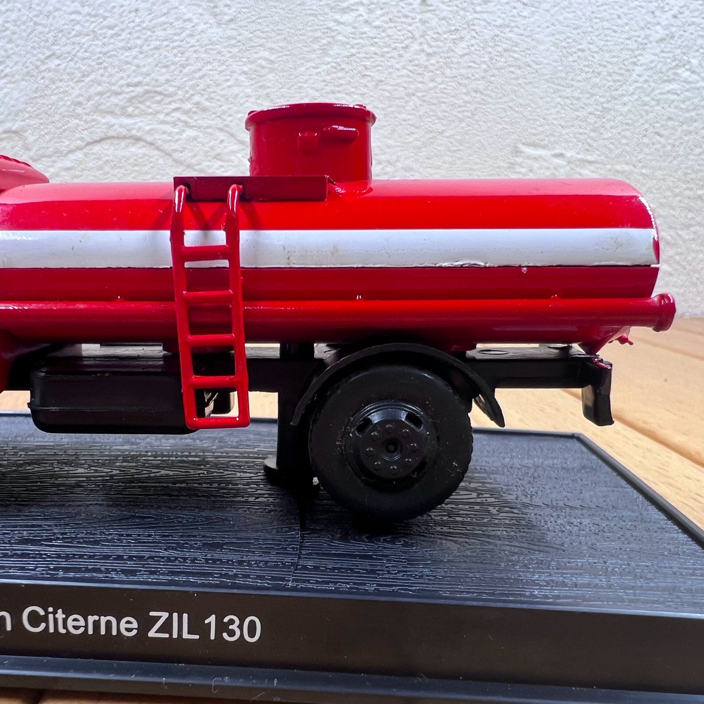 1/57 Scale 1969 ZIL-130 Fire Engine Diecast Model