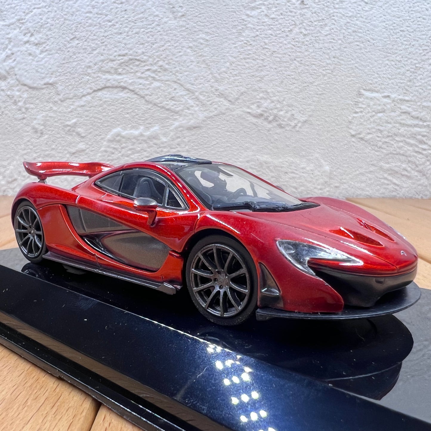 1/43 Scale 2013 McLaren P1 Sports Car Diecast Model