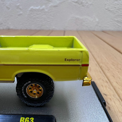 1/64 Scale 1972 Ford F-250 Explorer Truck Diecast Model