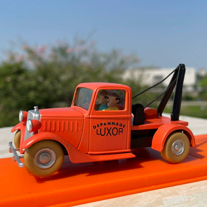 1/43 Scale Tintin Tow Truck Diecast Model