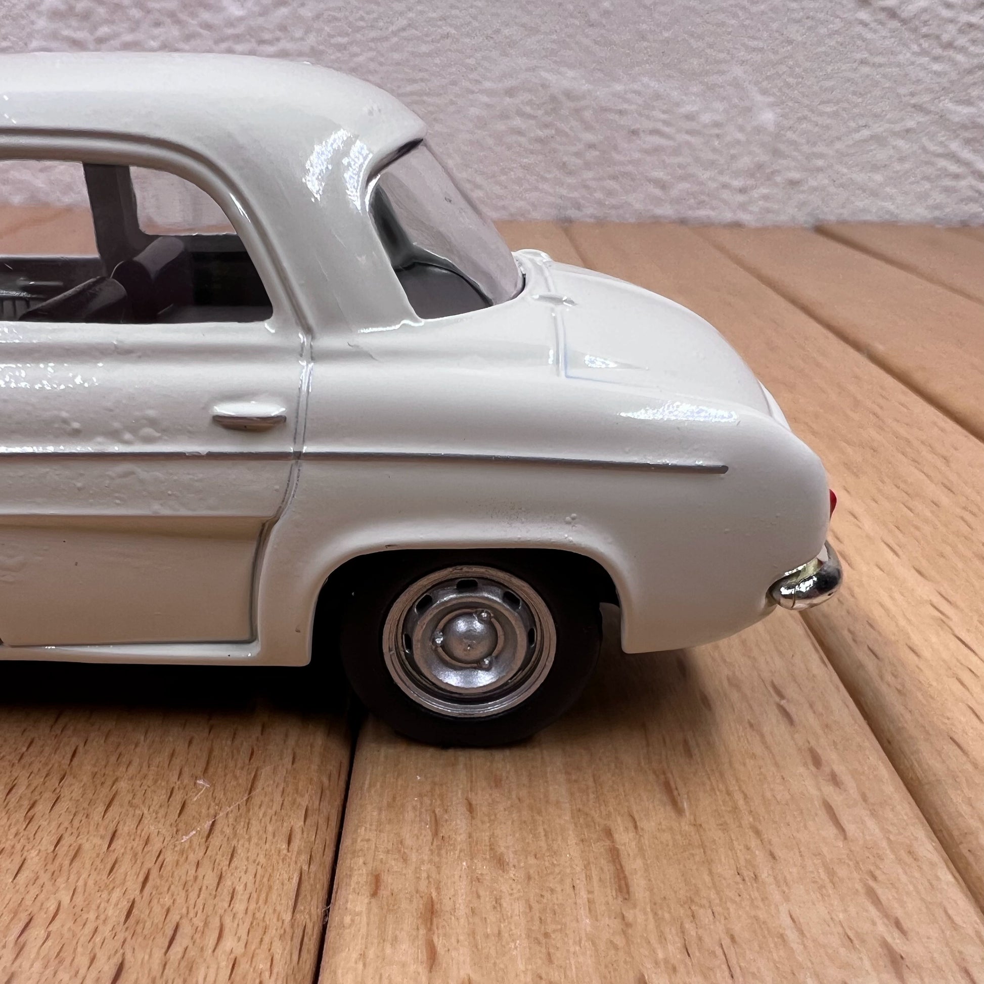 1/43 Scale 1962 Renault Dauphine Diecast Model Car – old boy hobby 1/43 Scale 1962 Renault Dauphine Diecast Model Car – old boy hobby