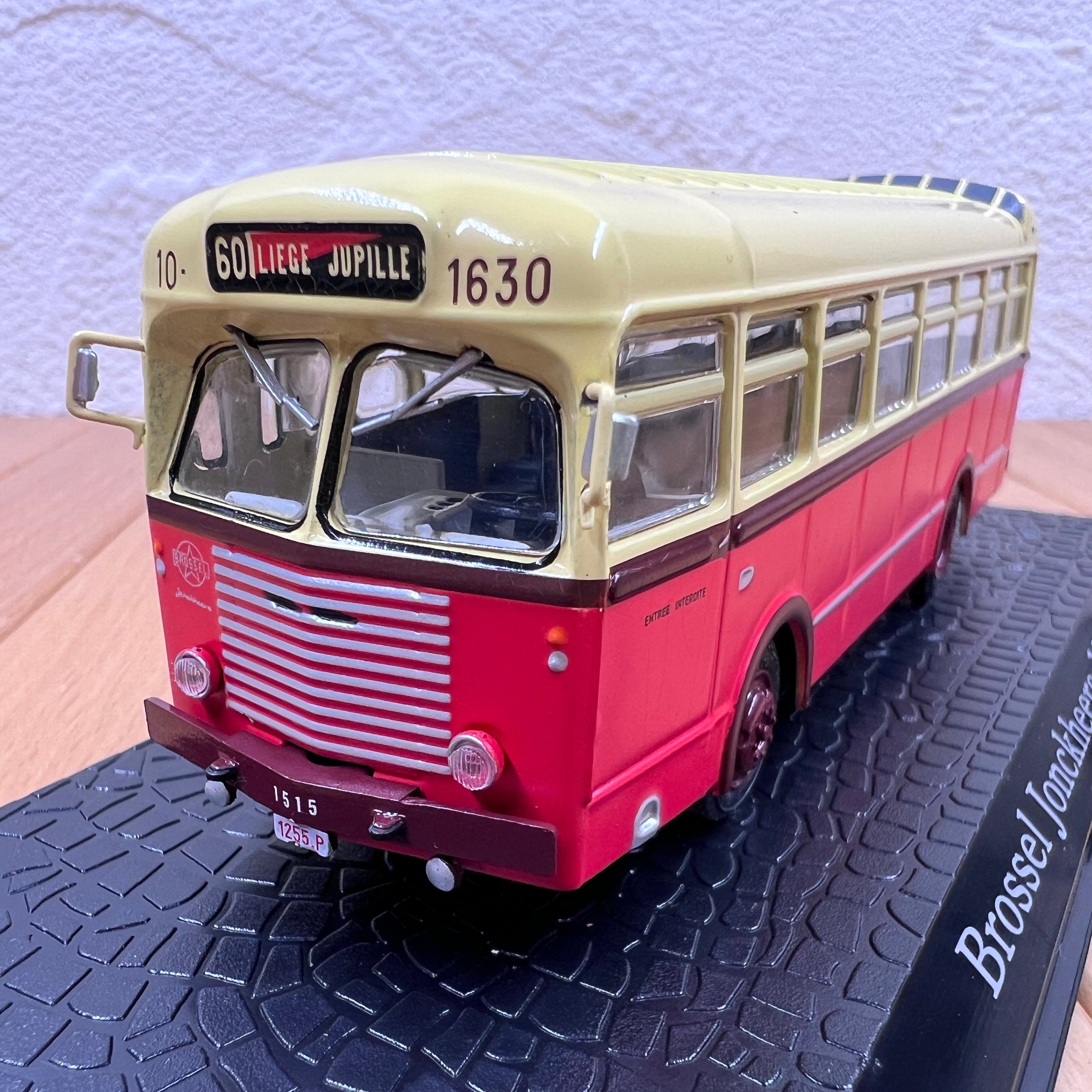 1/72 Scale 1957 Brossel Jonckheere Bus Diecast Model old boy hobby