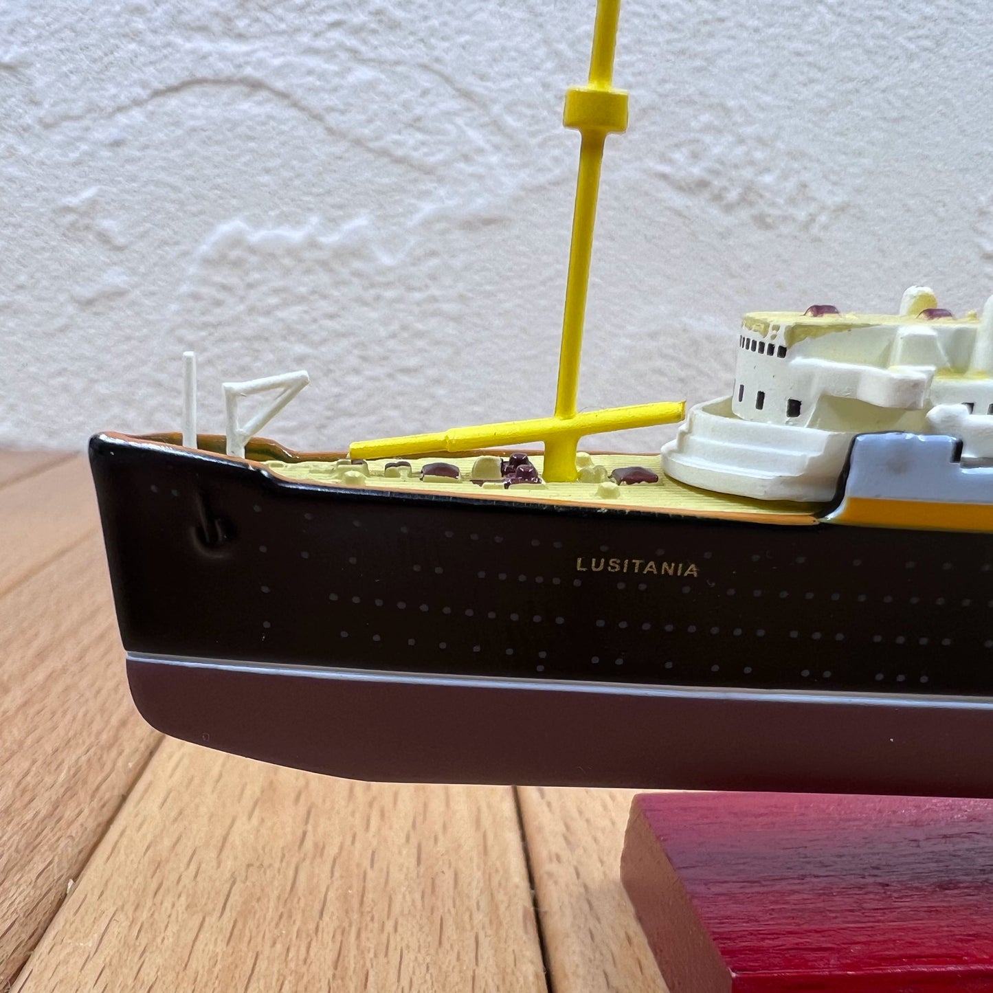 1/1250 Scale RMS Lusitania Ocean Liner Diecast Model Ship