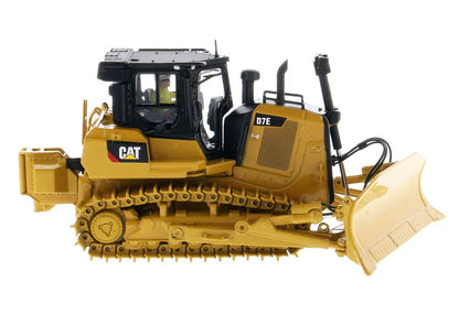 1/50 Scale Caterpillar D7E Track-Type Tractor Dozer Diecast Model DM85555