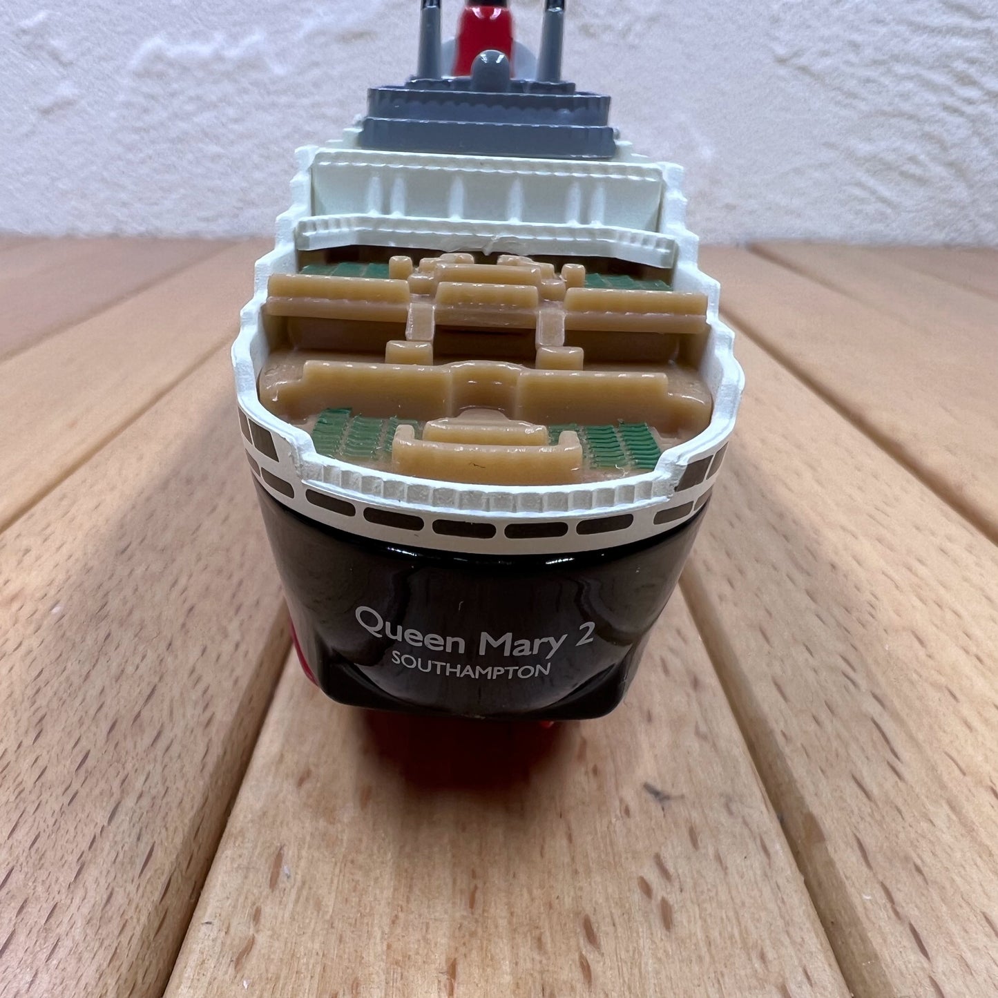 1/1400 Scale Queen Mary 2 Ocean Liner Diecast Model Ship